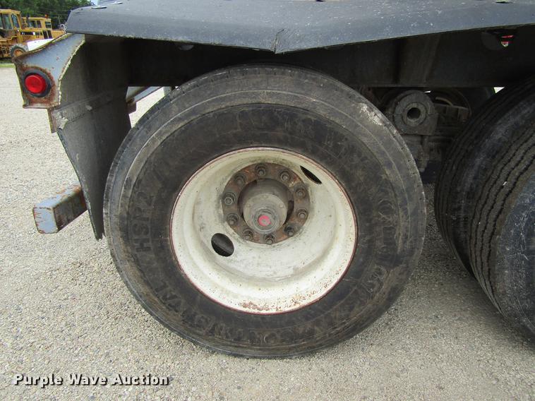 image for item DF3835 1999 Smithco SC2002 side dump trailer
