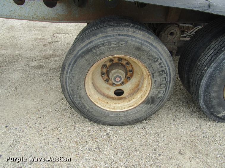 image for item DF3835 1999 Smithco SC2002 side dump trailer