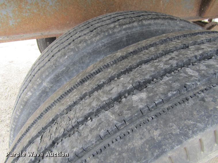 image for item DF3835 1999 Smithco SC2002 side dump trailer