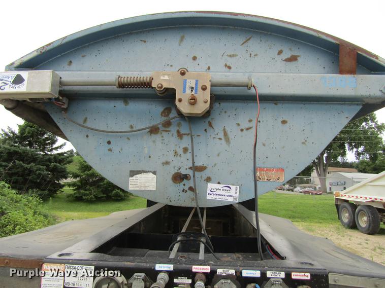 image for item DF3836 2007 Sidumpr side dump trailer