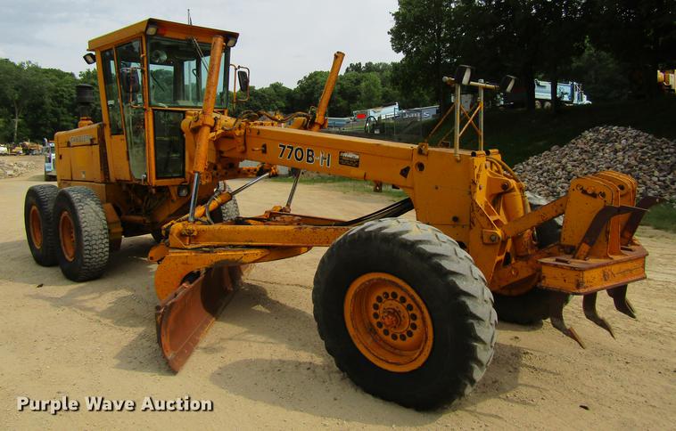 image for item DF3837 1986 John Deere 770BH motor grader