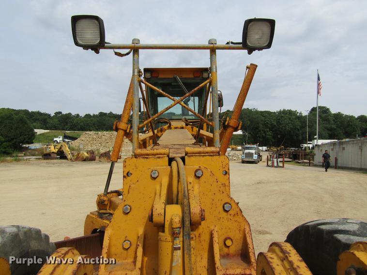 image for item DF3837 1986 John Deere 770BH motor grader