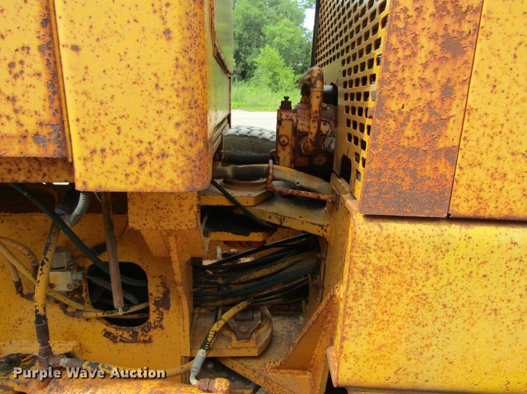 image for item DF3837 1986 John Deere 770BH motor grader