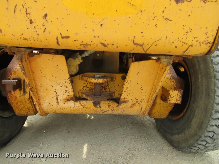 image for item DF3837 1986 John Deere 770BH motor grader