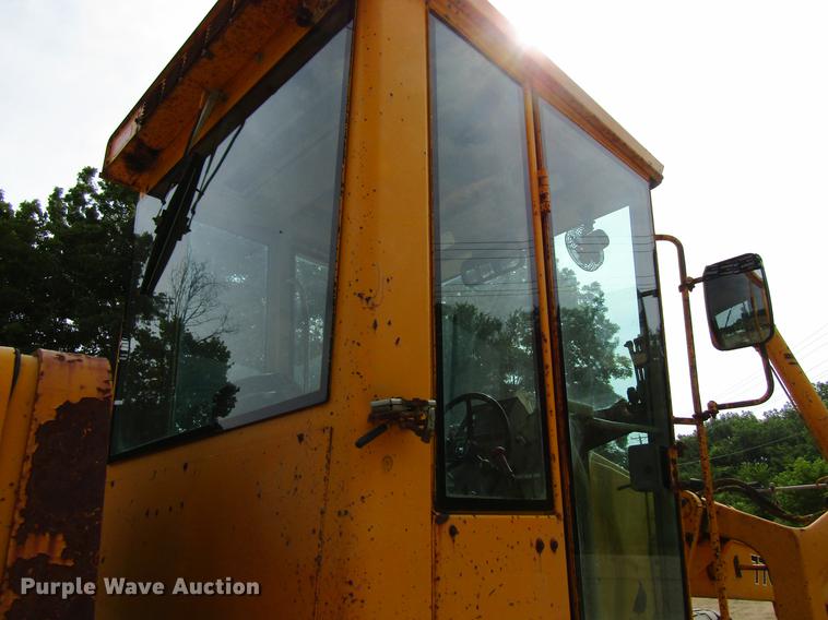 image for item DF3837 1986 John Deere 770BH motor grader