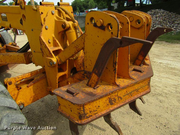 image for item DF3837 1986 John Deere 770BH motor grader