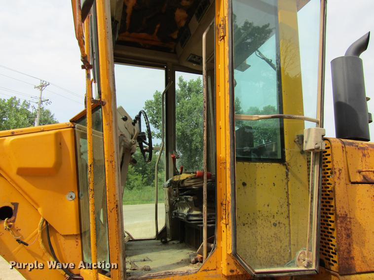 image for item DF3837 1986 John Deere 770BH motor grader