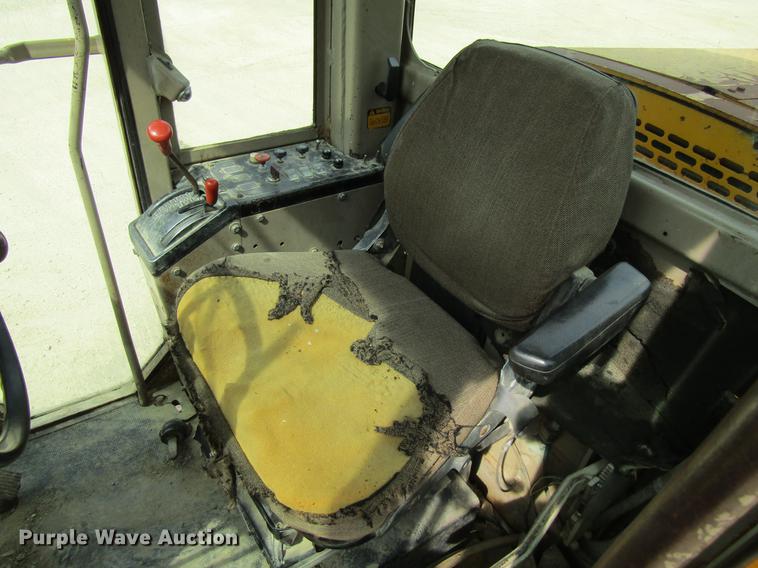 image for item DF3837 1986 John Deere 770BH motor grader