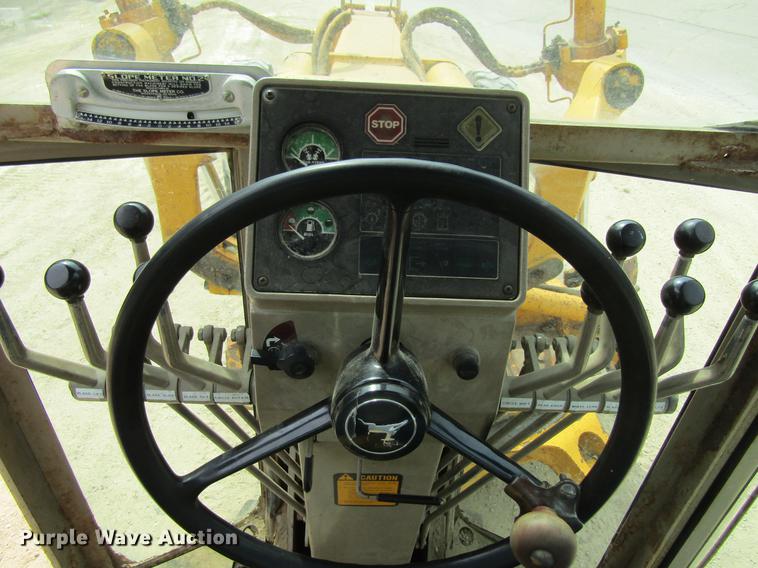 image for item DF3837 1986 John Deere 770BH motor grader