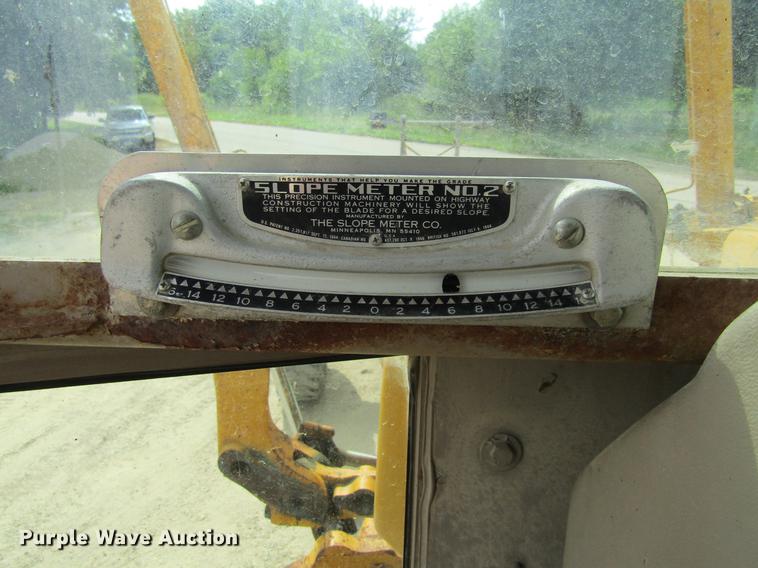 image for item DF3837 1986 John Deere 770BH motor grader