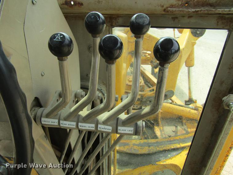 image for item DF3837 1986 John Deere 770BH motor grader