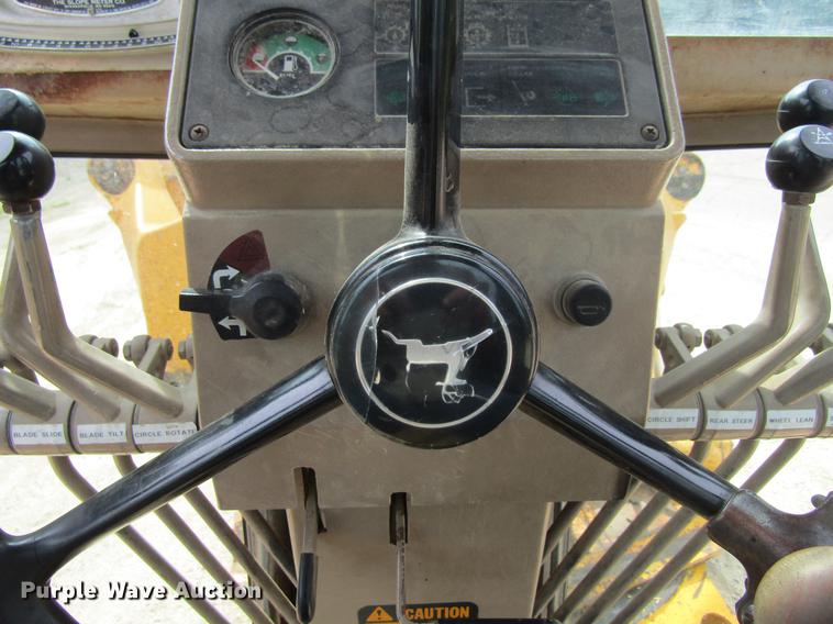 image for item DF3837 1986 John Deere 770BH motor grader