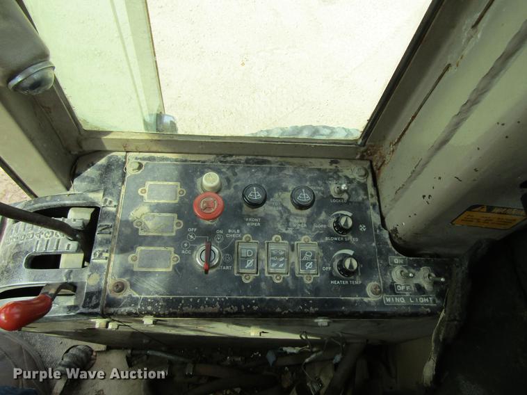 image for item DF3837 1986 John Deere 770BH motor grader