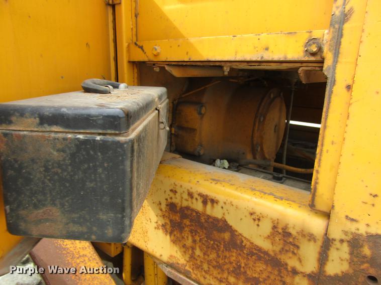 image for item DF3837 1986 John Deere 770BH motor grader