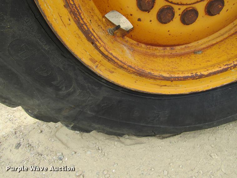 image for item DF3837 1986 John Deere 770BH motor grader