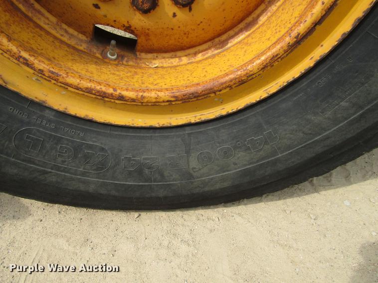 image for item DF3837 1986 John Deere 770BH motor grader