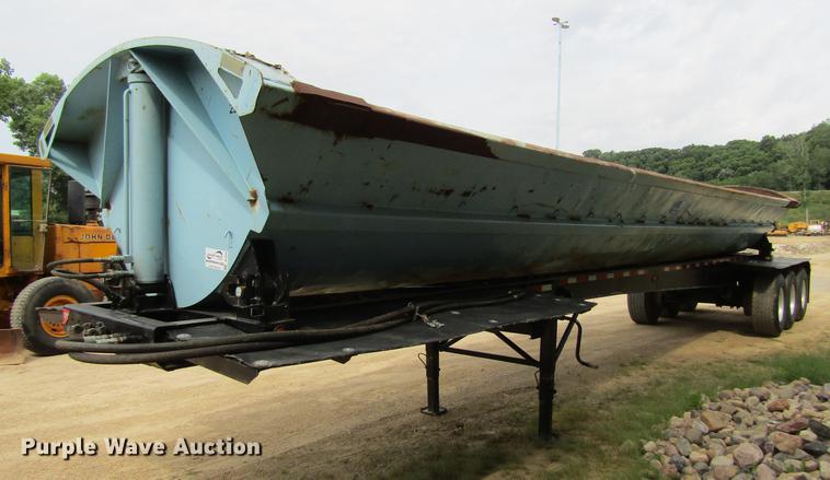 image for item DF3838 1999 Smithco side dump trailer