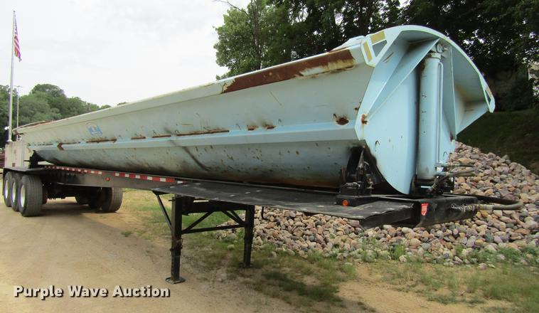 image for item DF3838 1999 Smithco side dump trailer