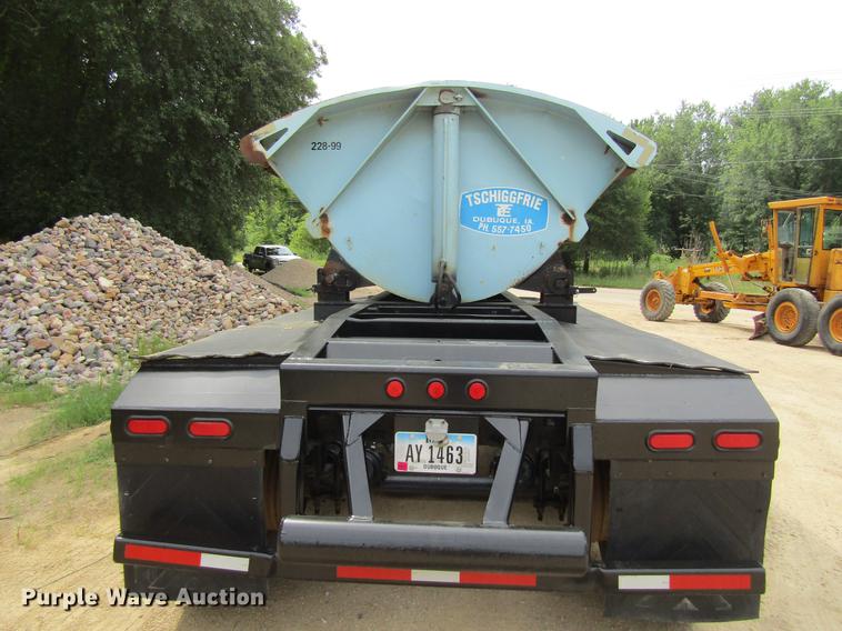 image for item DF3838 1999 Smithco side dump trailer