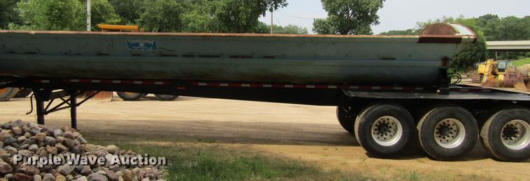 image for item DF3838 1999 Smithco side dump trailer