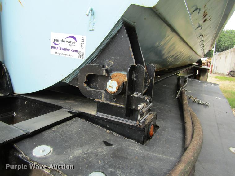 image for item DF3838 1999 Smithco side dump trailer