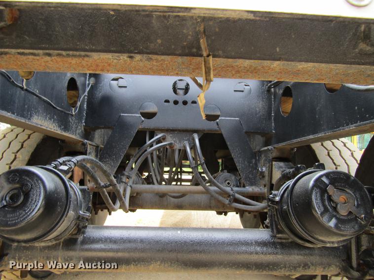 image for item DF3838 1999 Smithco side dump trailer