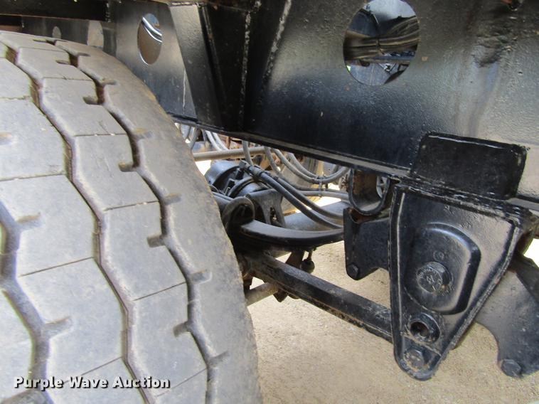 image for item DF3838 1999 Smithco side dump trailer