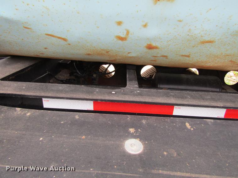 image for item DF3838 1999 Smithco side dump trailer