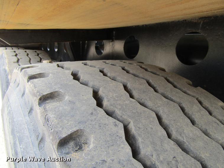 image for item DF3838 1999 Smithco side dump trailer