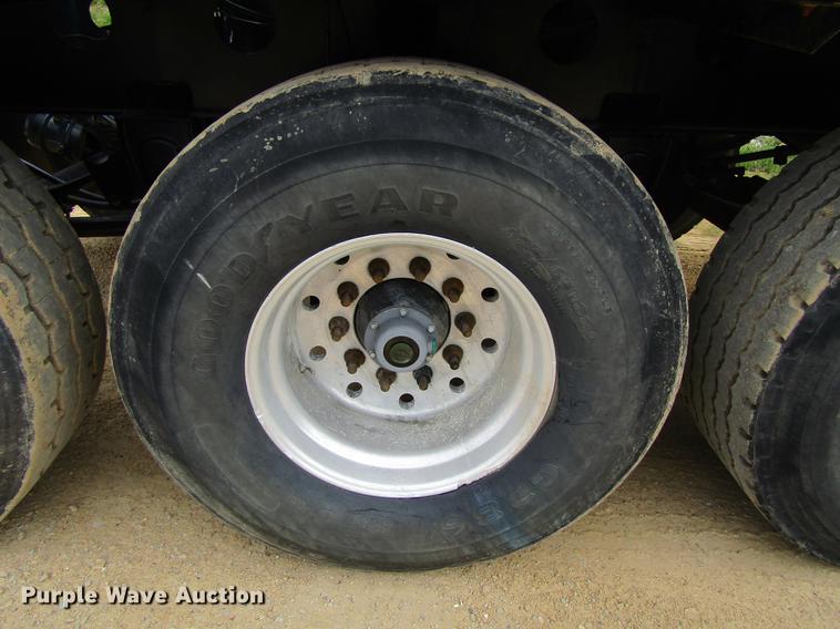 image for item DF3838 1999 Smithco side dump trailer