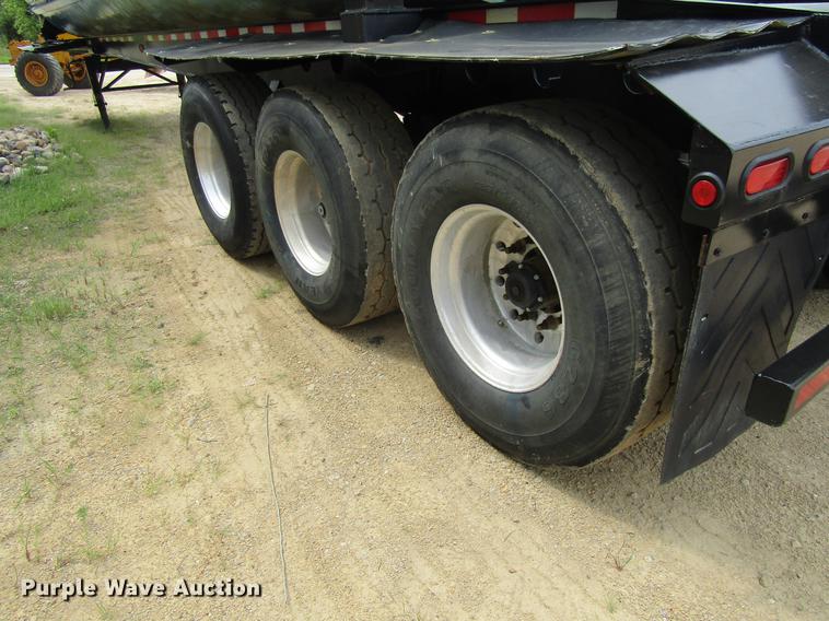 image for item DF3838 1999 Smithco side dump trailer