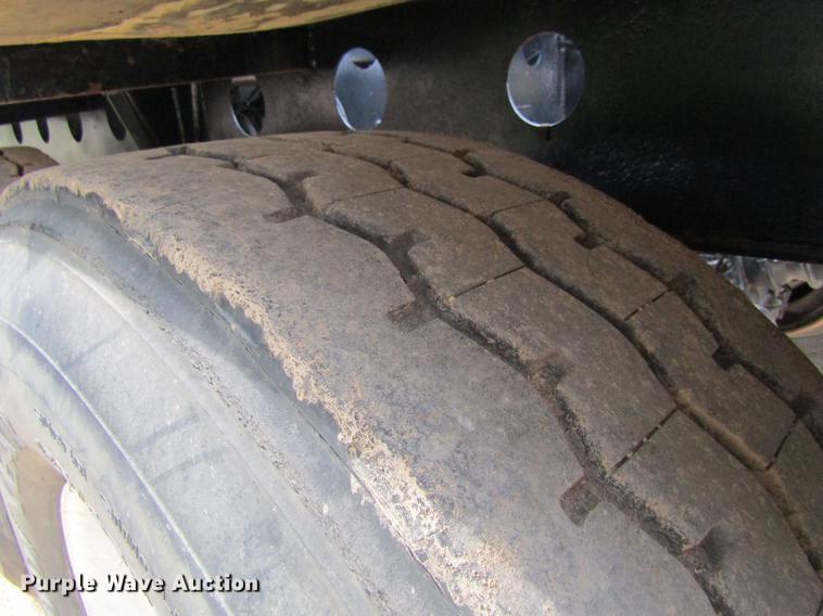 image for item DF3838 1999 Smithco side dump trailer