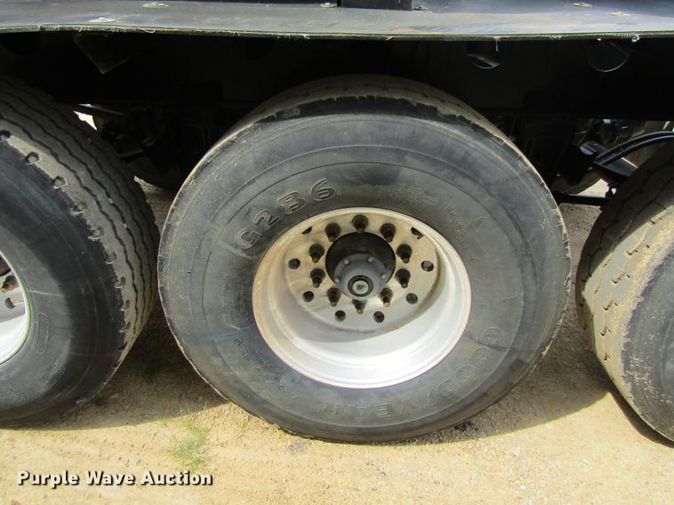 image for item DF3838 1999 Smithco side dump trailer