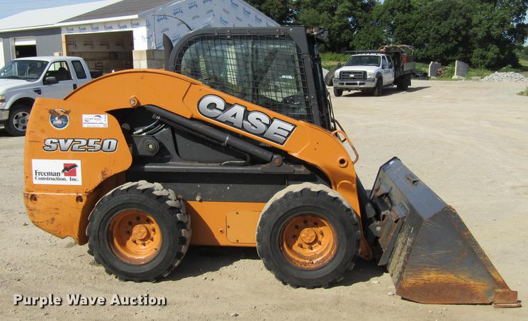 image for item DF3839 2013 Case SV250 skid steer