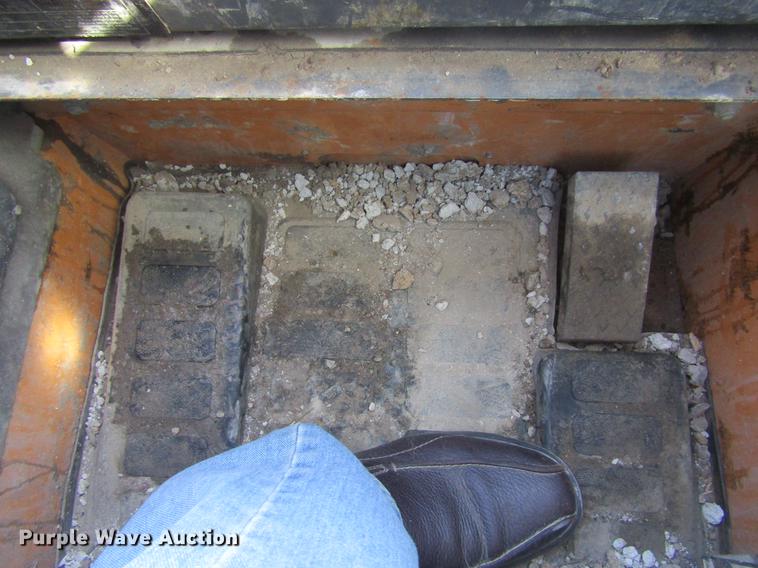 image for item DF3839 2013 Case SV250 skid steer