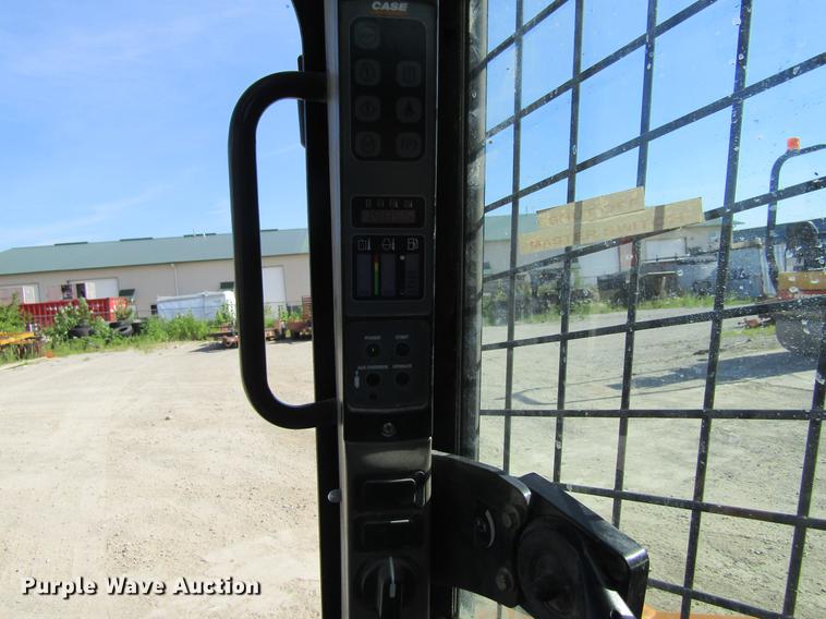 image for item DF3839 2013 Case SV250 skid steer