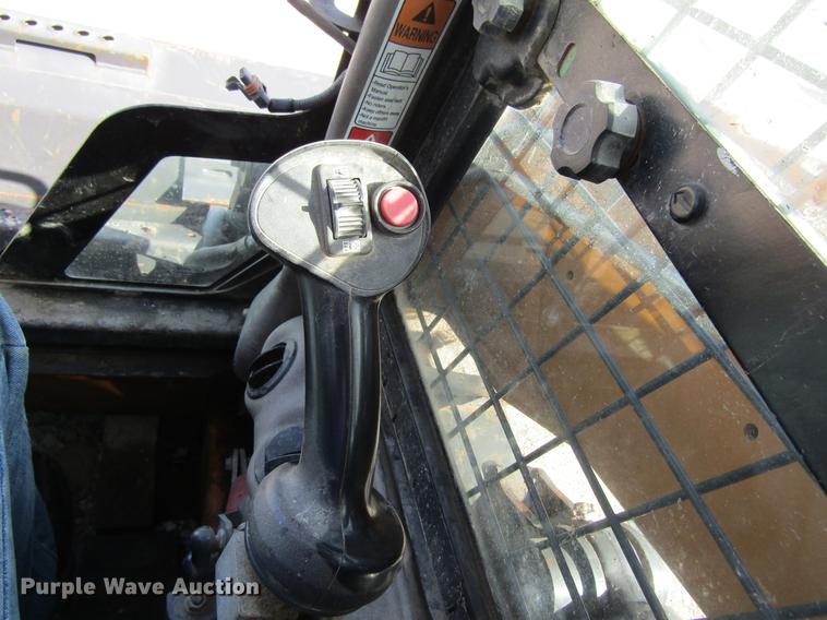 image for item DF3839 2013 Case SV250 skid steer