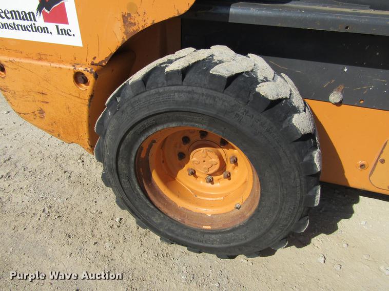 image for item DF3839 2013 Case SV250 skid steer