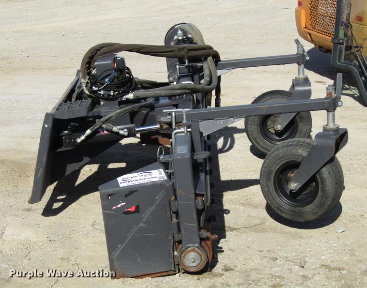 image for item DF3840 2004 Harley MX7H power box rake