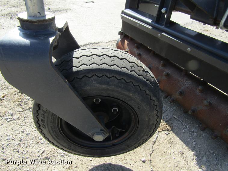 image for item DF3840 2004 Harley MX7H power box rake