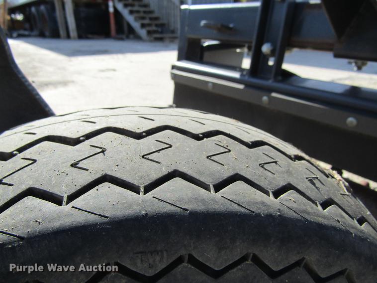 image for item DF3840 2004 Harley MX7H power box rake