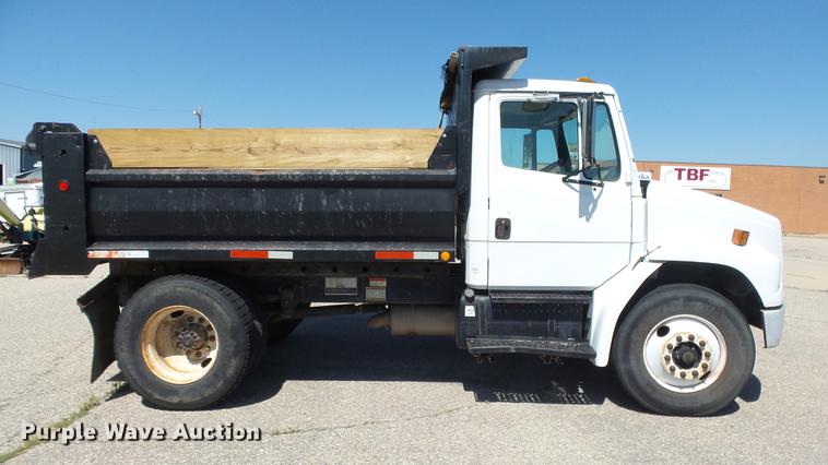image for item DF4284 2003 Freightliner Business Class M2 dump truck