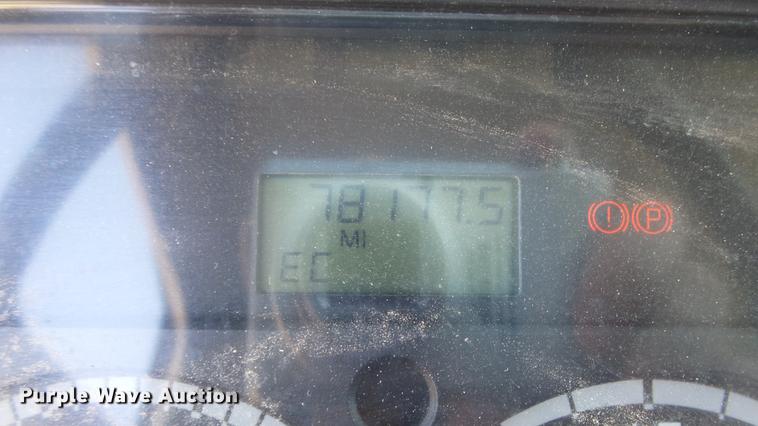 image for item DF4284 2003 Freightliner Business Class M2 dump truck