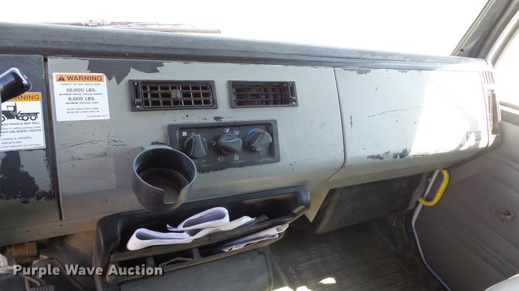 image for item DF4284 2003 Freightliner Business Class M2 dump truck