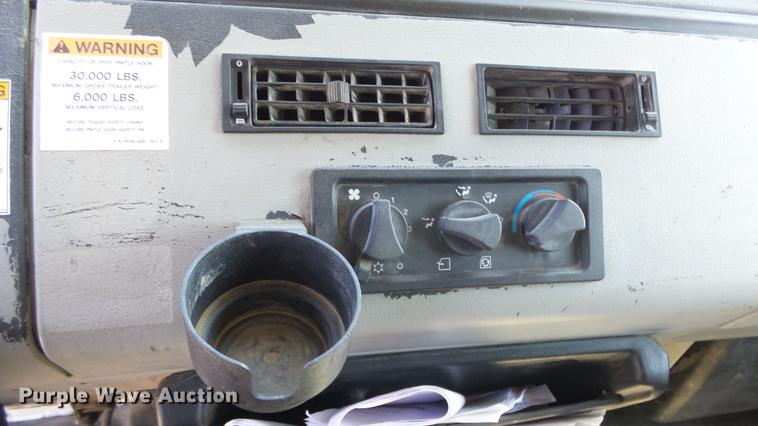 image for item DF4284 2003 Freightliner Business Class M2 dump truck