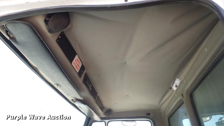 image for item DF4284 2003 Freightliner Business Class M2 dump truck