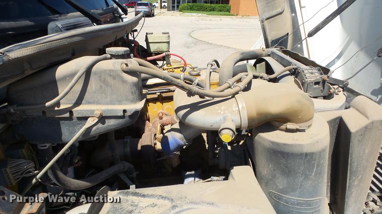 image for item DF4284 2003 Freightliner Business Class M2 dump truck