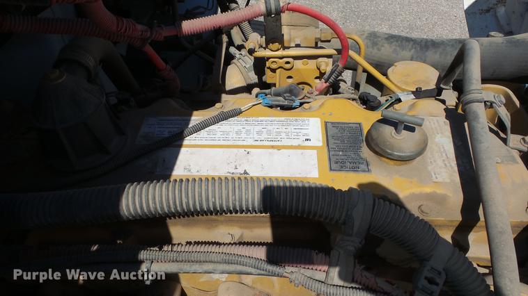 image for item DF4284 2003 Freightliner Business Class M2 dump truck