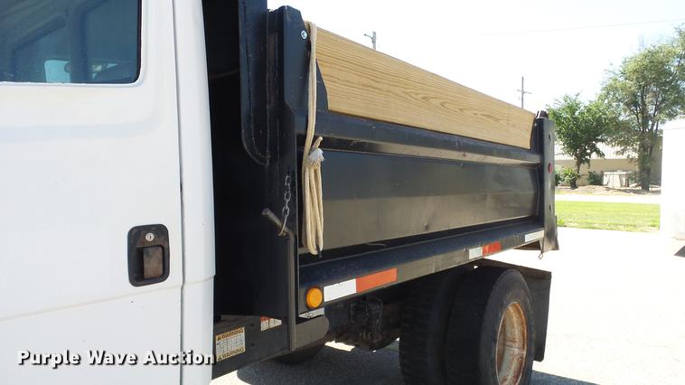 image for item DF4284 2003 Freightliner Business Class M2 dump truck