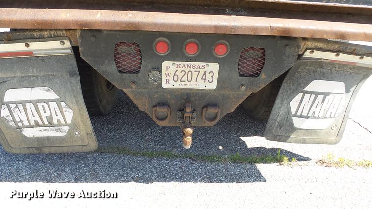 image for item DF4284 2003 Freightliner Business Class M2 dump truck